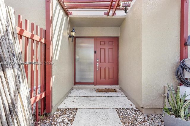 1281 W Fairway Rd 1281, Pembroke Pines, FL 33026