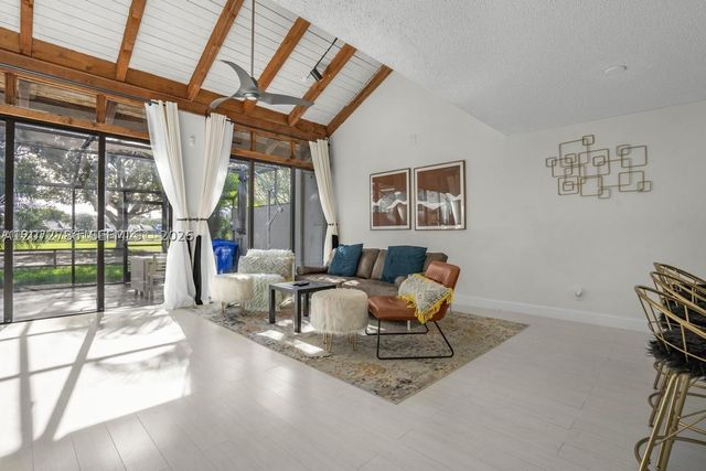 1281 W Fairway Rd 1281, Pembroke Pines, FL 33026