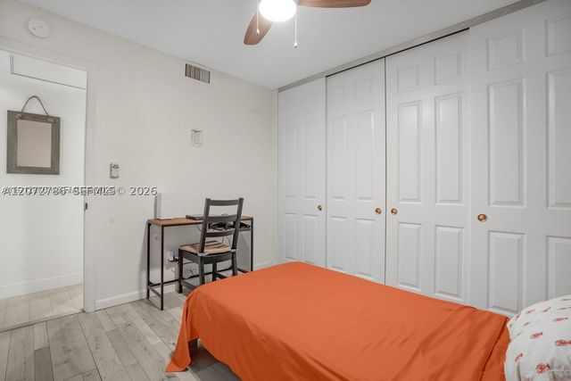 1281 W Fairway Rd 1281, Pembroke Pines, FL 33026