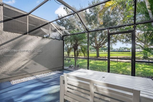 1281 W Fairway Rd 1281, Pembroke Pines, FL 33026