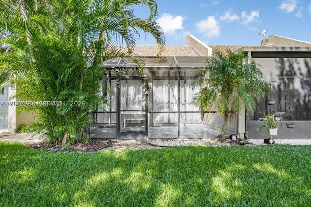 1281 W Fairway Rd 1281, Pembroke Pines, FL 33026