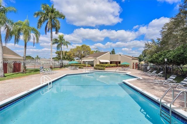 1281 W Fairway Rd 1281, Pembroke Pines, FL 33026