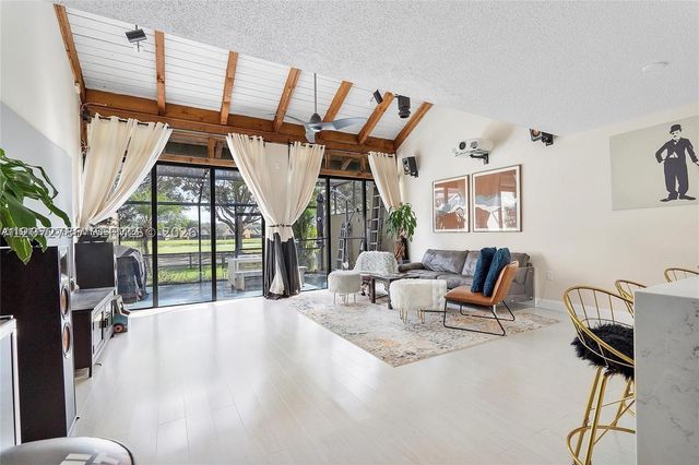 1281 W Fairway Rd 1281, Pembroke Pines, FL 33026