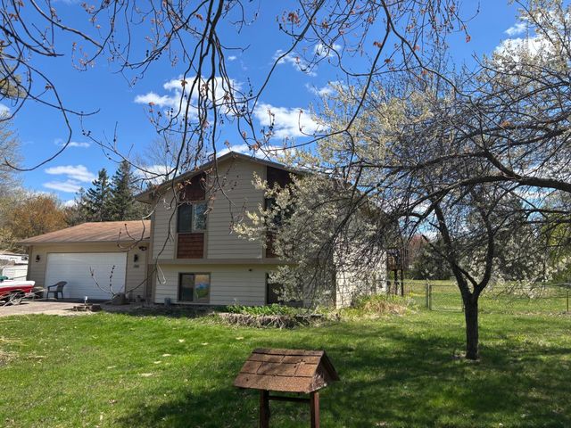 1916 Jenkins Street NE, East Bethel, MN 55011
