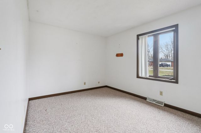 6924 E Meadows Drive, Camby, IN 46113