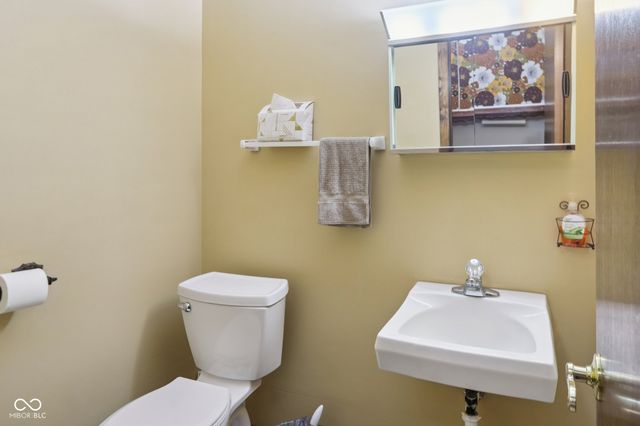 6924 E Meadows Drive, Camby, IN 46113