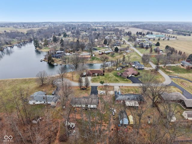 6924 E Meadows Drive, Camby, IN 46113