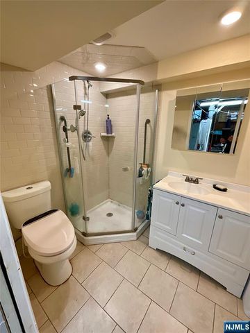 23 Veterans Place, North Arlington, NJ 07031