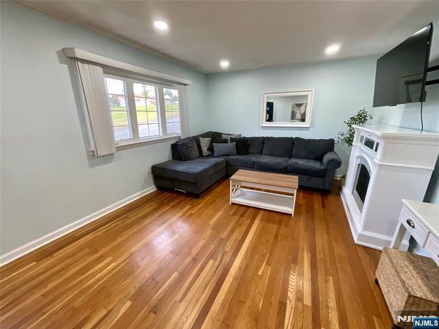 23 Veterans Place, North Arlington, NJ 07031