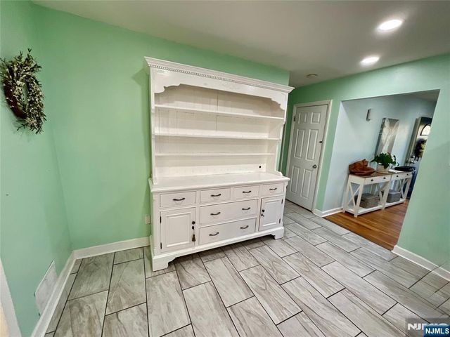 23 Veterans Place, North Arlington, NJ 07031