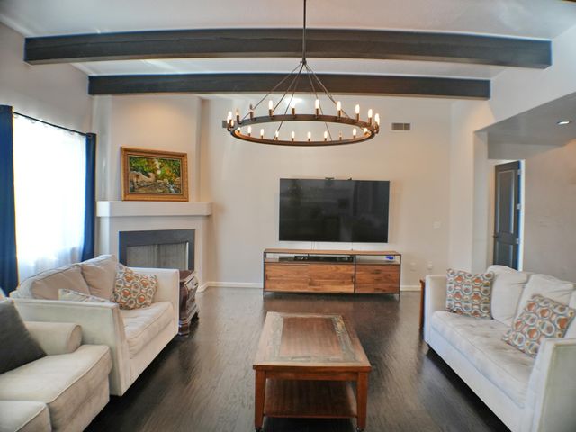 6427 POJOAQUE Drive NW, Albuquerque, NM 87120