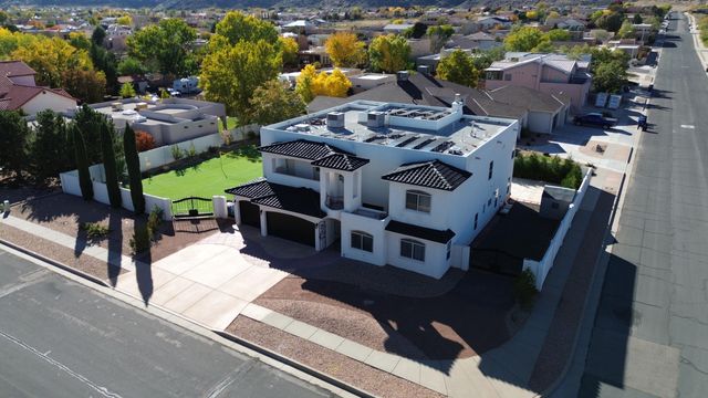 6427 POJOAQUE Drive NW, Albuquerque, NM 87120