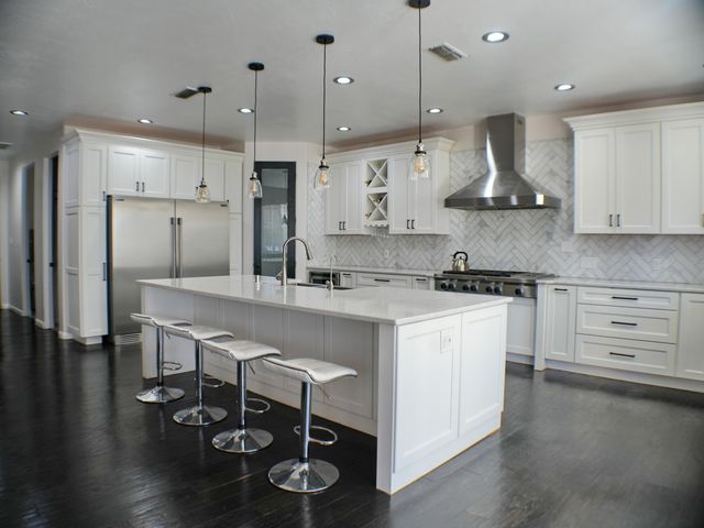 6427 POJOAQUE Drive NW, Albuquerque, NM 87120