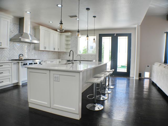 6427 POJOAQUE Drive NW, Albuquerque, NM 87120