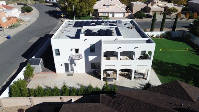 6427 POJOAQUE Drive NW, Albuquerque, NM 87120