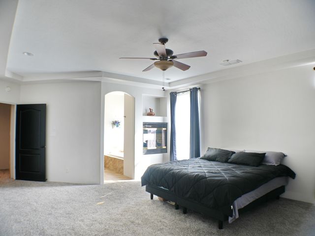 6427 POJOAQUE Drive NW, Albuquerque, NM 87120