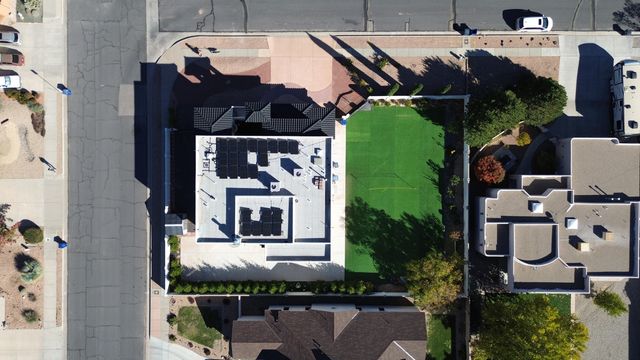 6427 POJOAQUE Drive NW, Albuquerque, NM 87120