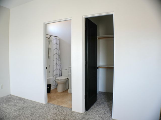 6427 POJOAQUE Drive NW, Albuquerque, NM 87120