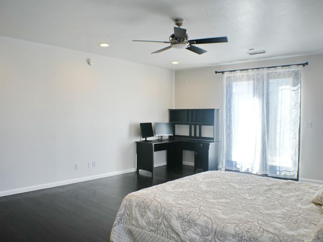 6427 POJOAQUE Drive NW, Albuquerque, NM 87120