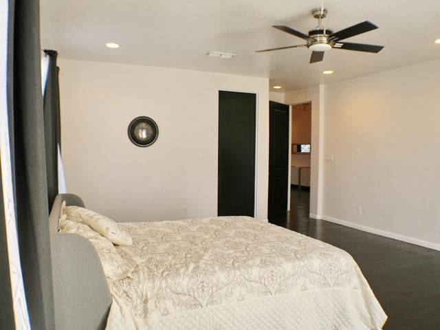 6427 POJOAQUE Drive NW, Albuquerque, NM 87120