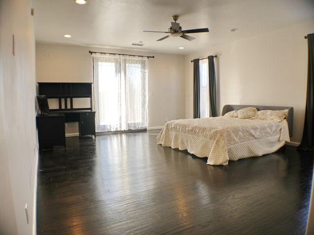 6427 POJOAQUE Drive NW, Albuquerque, NM 87120