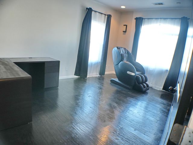 6427 POJOAQUE Drive NW, Albuquerque, NM 87120