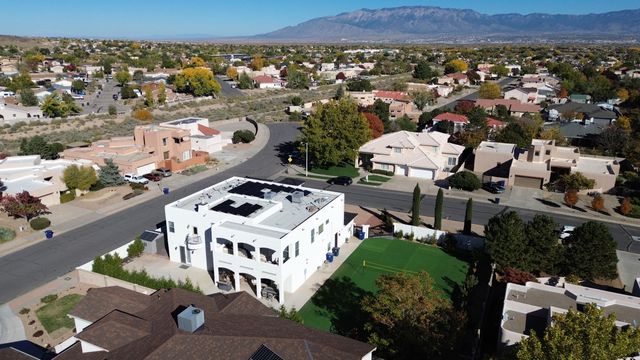 6427 POJOAQUE Drive NW, Albuquerque, NM 87120