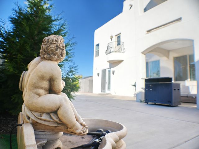 6427 POJOAQUE Drive NW, Albuquerque, NM 87120