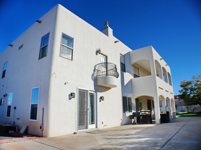 6427 POJOAQUE Drive NW, Albuquerque, NM 87120