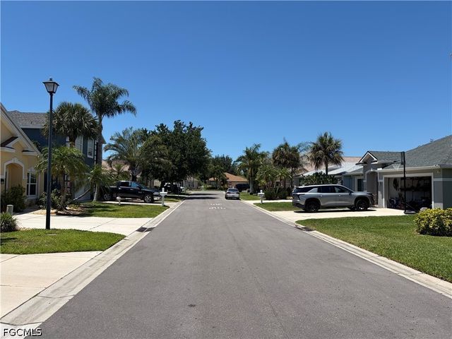 9689 Pineapple Preserve CT, Fort Myers, FL 33908
