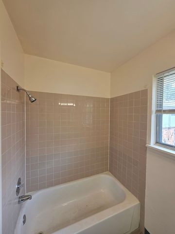 5044 Brighton Lane, Richton Park, IL 60471