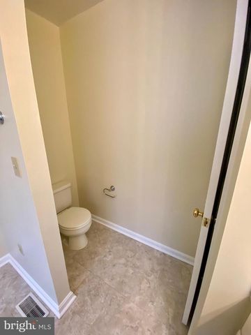 9504 S S. ROYAL CREST CT, Fredericksburg, VA 22408