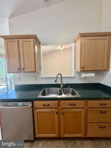 9504 S S. ROYAL CREST CT, Fredericksburg, VA 22408