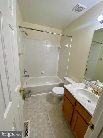 9504 S S. ROYAL CREST CT, Fredericksburg, VA 22408