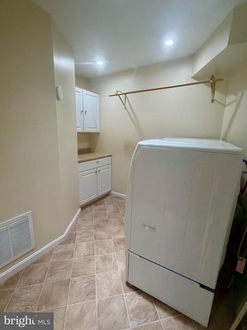 9504 S S. ROYAL CREST CT, Fredericksburg, VA 22408