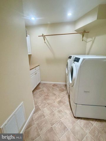 9504 S S. ROYAL CREST CT, Fredericksburg, VA 22408