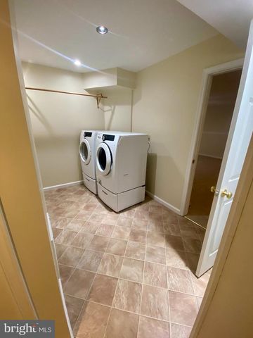 9504 S S. ROYAL CREST CT, Fredericksburg, VA 22408