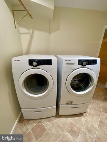 9504 S S. ROYAL CREST CT, Fredericksburg, VA 22408