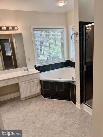 9504 S S. ROYAL CREST CT, Fredericksburg, VA 22408