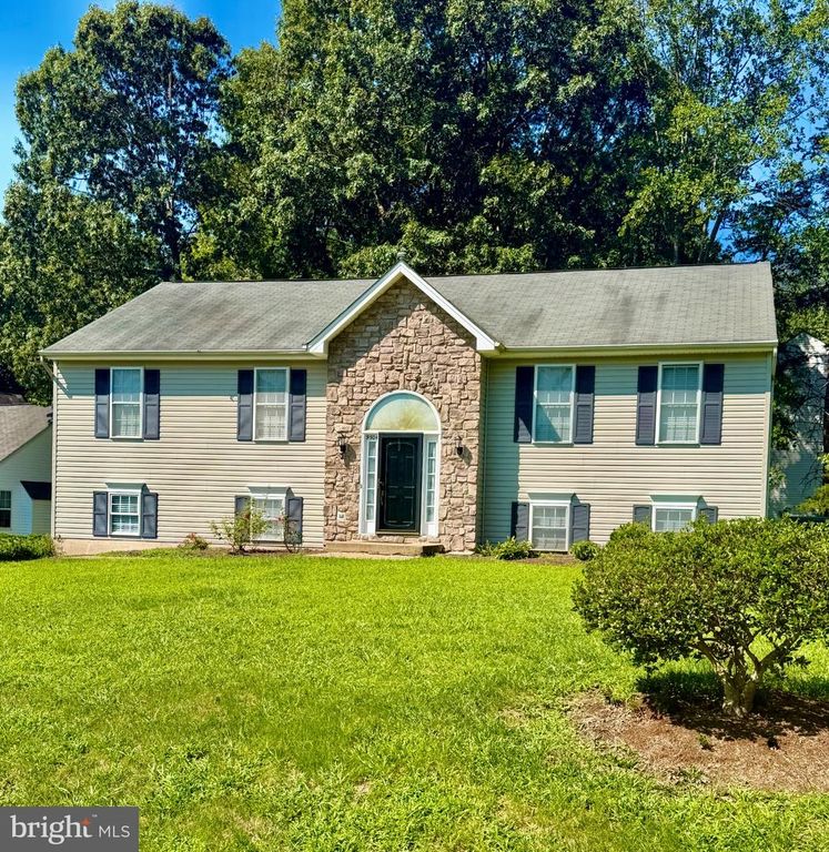 9504 S S. ROYAL CREST CT, Fredericksburg, VA 22408