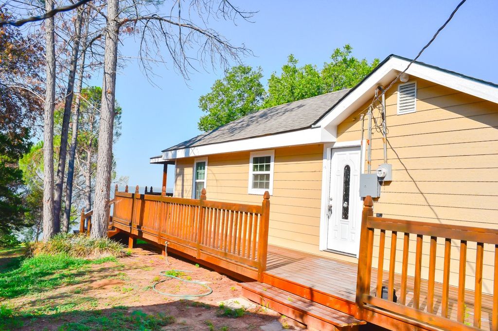 221 Penobscot Trail, Henrietta, TX 76365