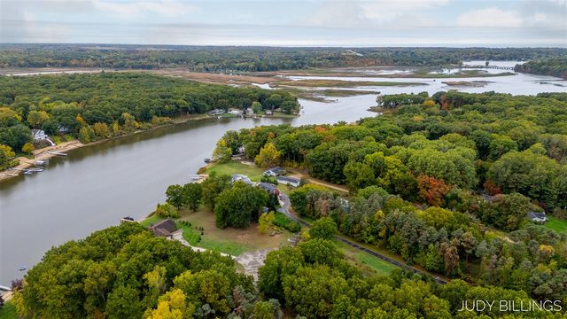 6342 Old Allegan Road, Saugatuck, MI 49453