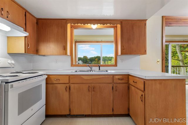 6342 Old Allegan Road, Saugatuck, MI 49453