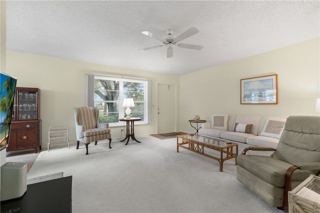 19 Vista Gardens Trail 106, Vero Beach, FL 32962