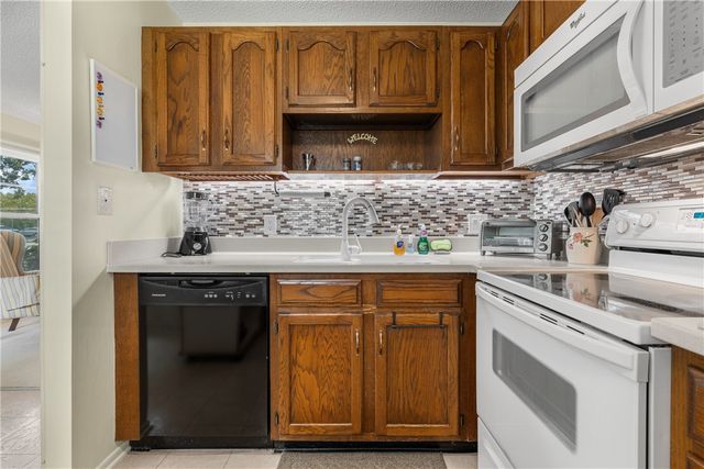 19 Vista Gardens Trail 106, Vero Beach, FL 32962