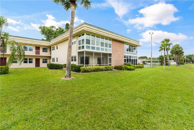 19 Vista Gardens Trail 106, Vero Beach, FL 32962