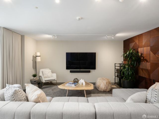 2005 18th Street, San Francisco, CA 94107