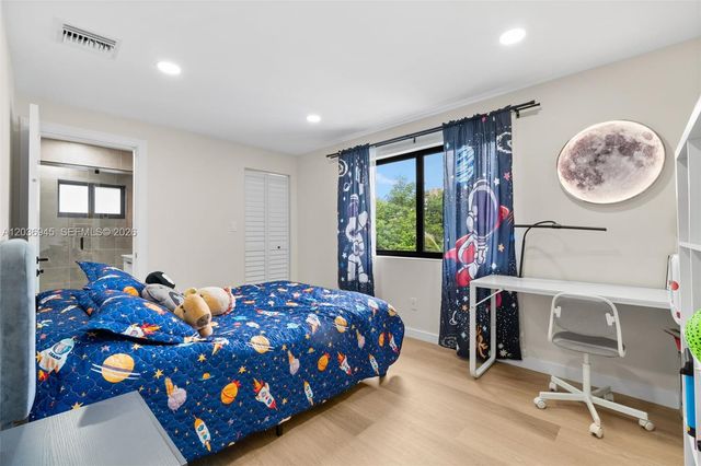 1178 Grant St, Hollywood, FL 33019