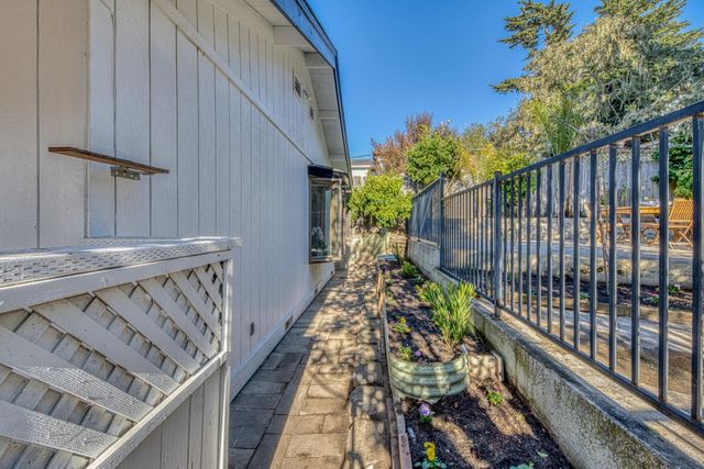 1205 Lincoln Avenue, Pacific Grove, CA 93950