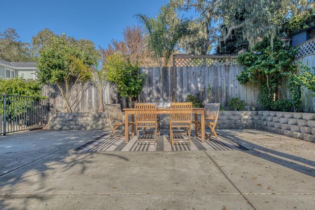 1205 Lincoln Avenue, Pacific Grove, CA 93950